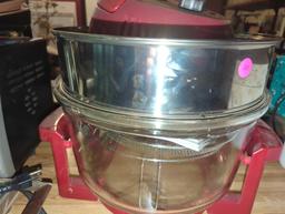 (DR) BIG BOSS 16 QUART OIL-LESS FRYER, RED, RETAIL PRICE $75, APPEARS TO BE USED, WHAT YOU SEE IN