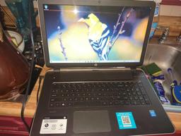 (KIT) HP 15.6" PENTIUM 4GB/128GB LAPTOP, SILVER, CHARGER INCLUDED, RETAIL PRICE $435, ITEM IS