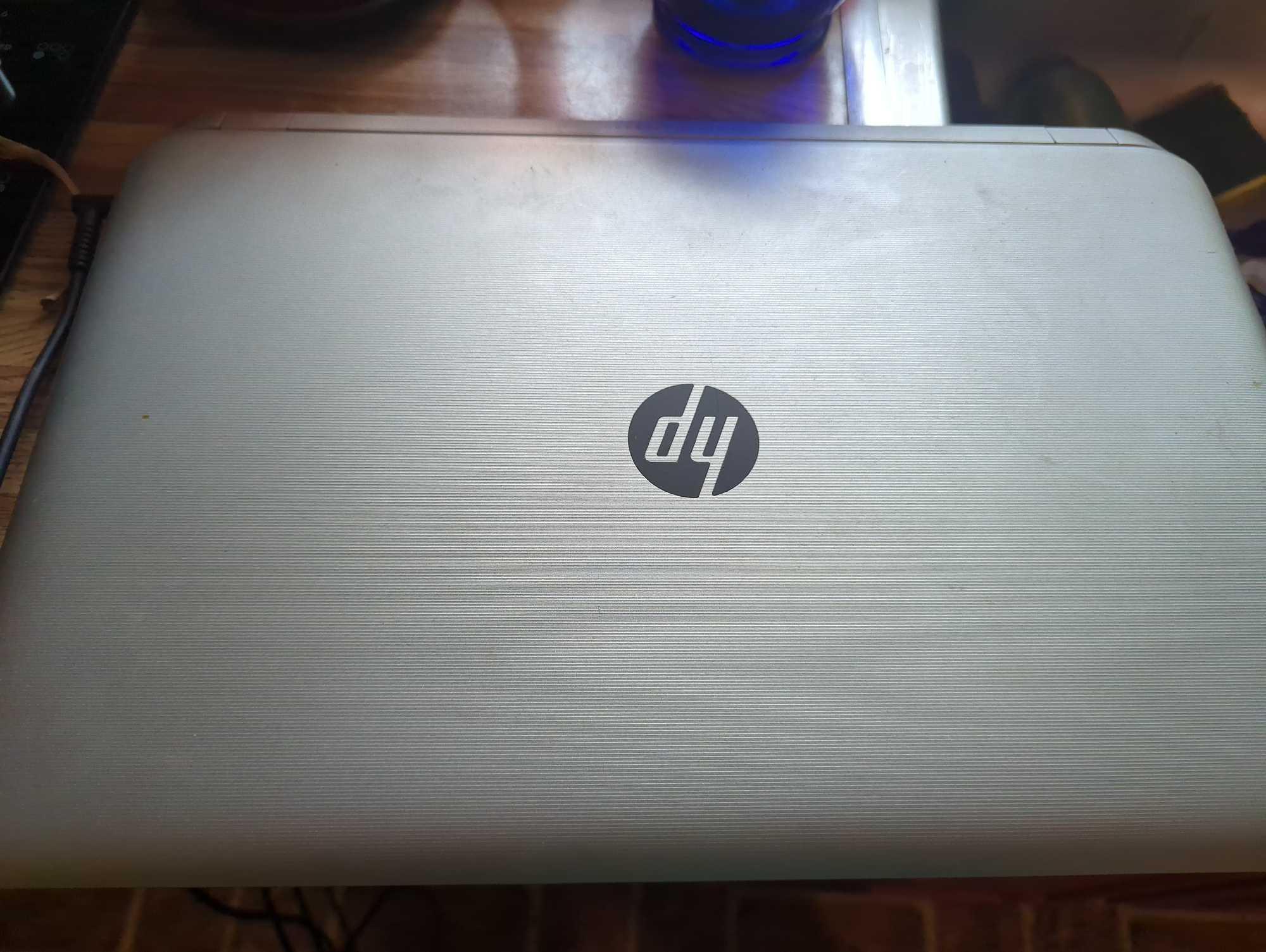 (KIT) HP 15.6" PENTIUM 4GB/128GB LAPTOP, SILVER, CHARGER INCLUDED, RETAIL PRICE $435, ITEM IS