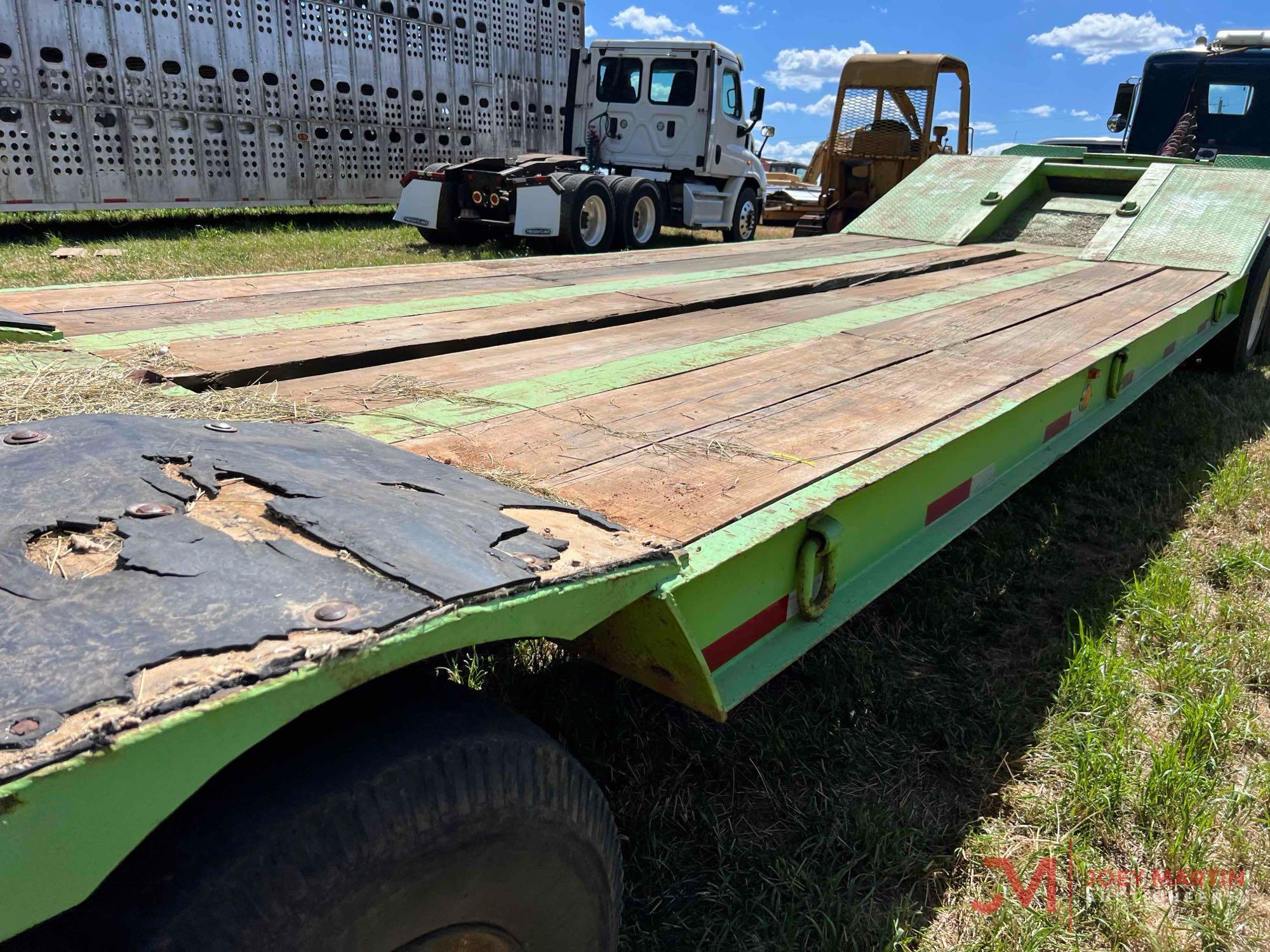 KENWORTH DAY CAB TRACTOR AND LOWBOY TRAILER