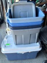 5 Rubbermaid Storage totes with Lids