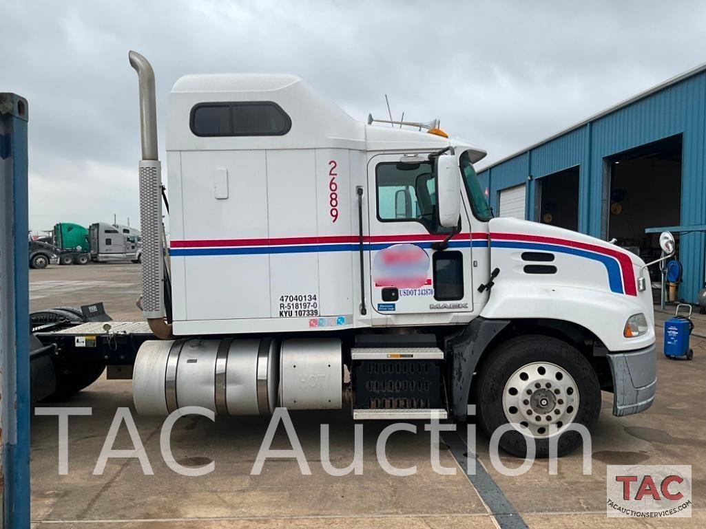 2015 Mack CXU613 Sleeper Truck