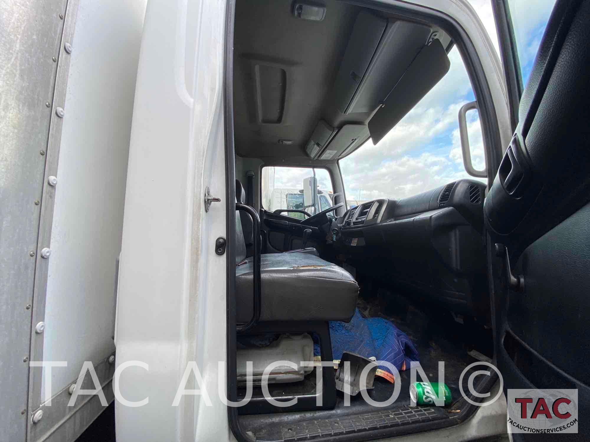 2016 Hino 268 26ft Box Truck