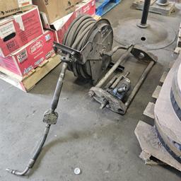 Hydraulic press and reel