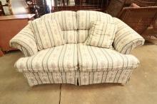 Broyhill Floral Love Seat