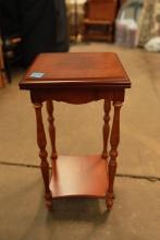 Extendable Top End Table
