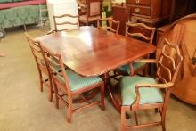 Duncan Phyfe Style Dining Table with 6 Chairs & 2 Leaves