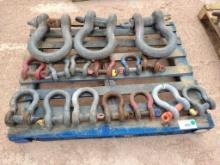 Pallet of Misc Sizes Screw Pin Shackles
