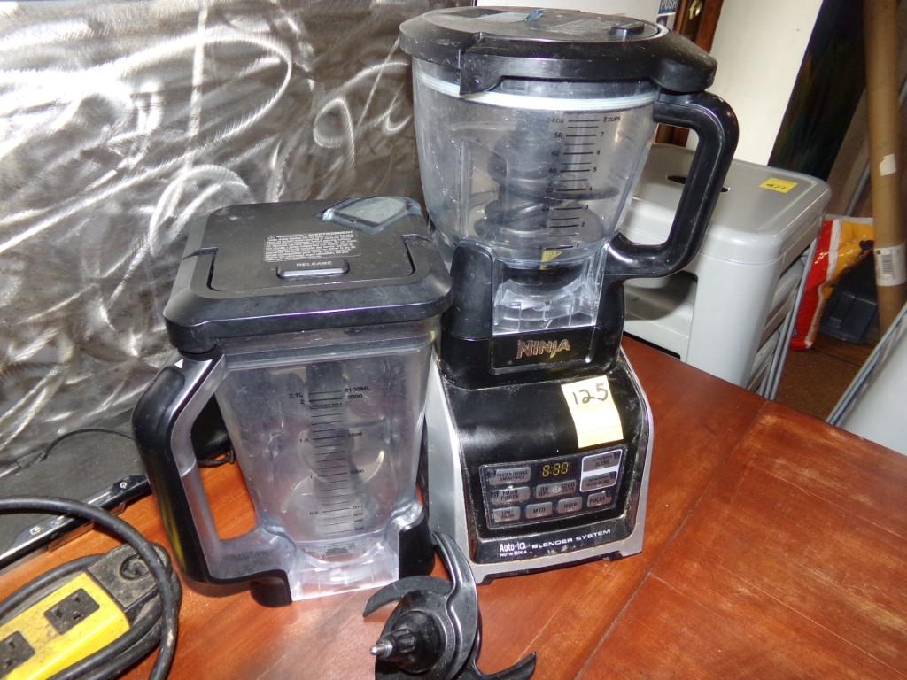 Ninja Auto IQ Blender System w/Extra Blades & Pitcher (Inside)