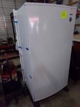 Whirlpool, Upright Freezer, Unused, Scratch & Dent (See Photos For m/n Etc.