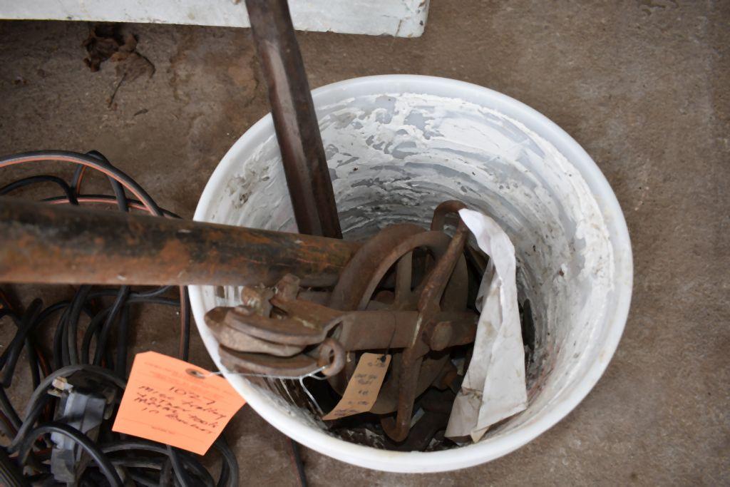 MISC. TROLLEY AND OTHER METAL TOOLS IN BUCKET,