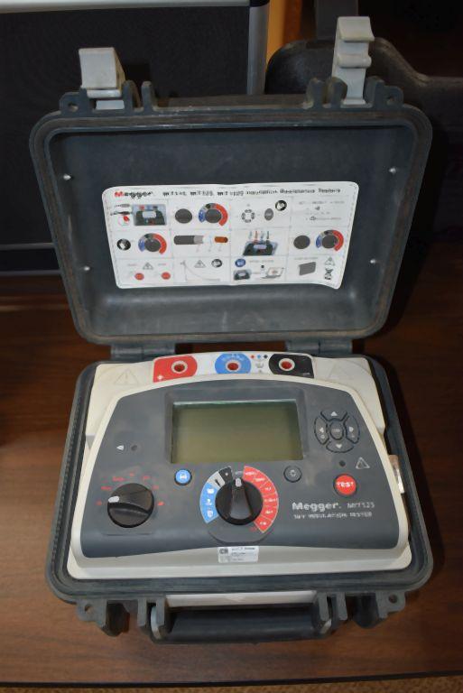 MEGGER MIT525 5 KV INSULATION TESTER, CASE