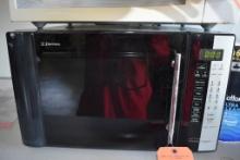 EMERSON PROFESSIONAL SERIES MICROWAVE OVEN,