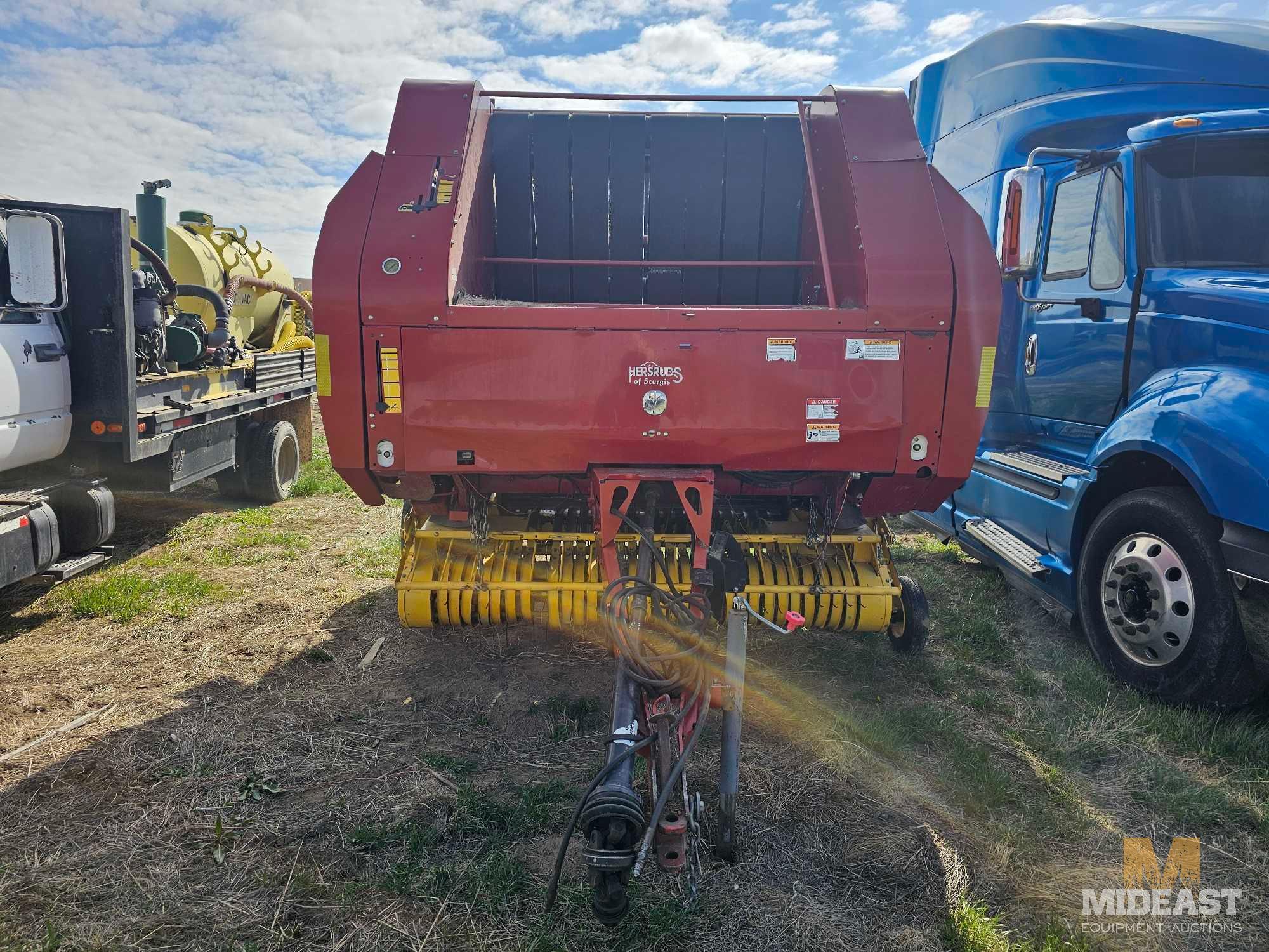 New Holland Bailer