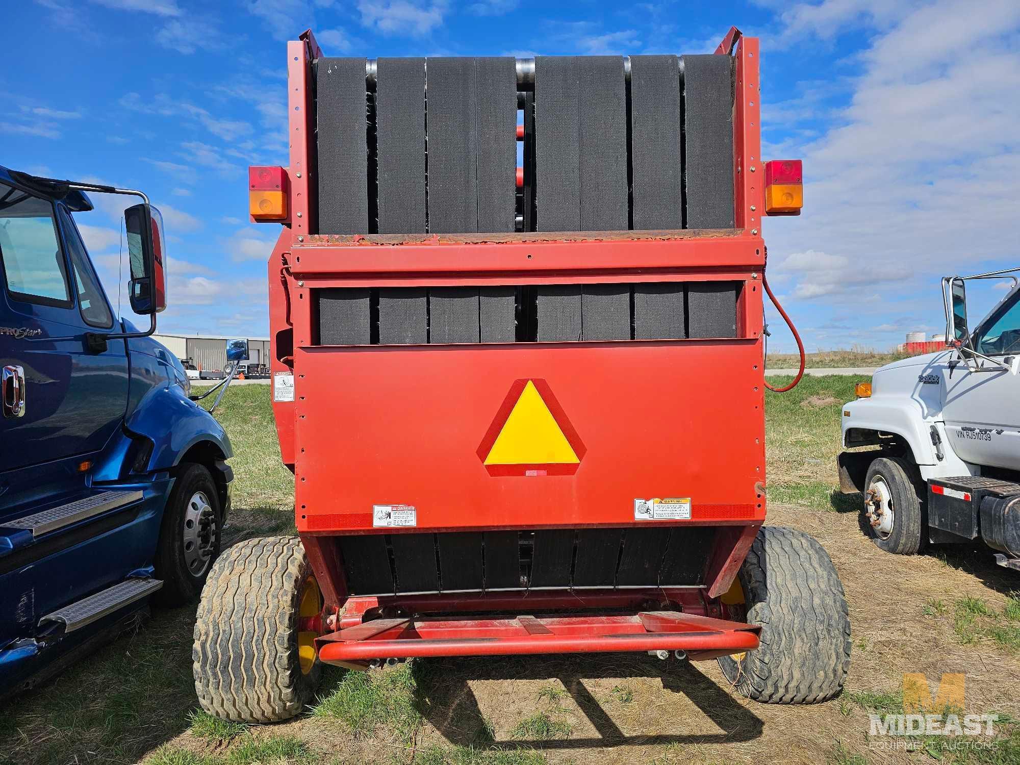 New Holland Bailer