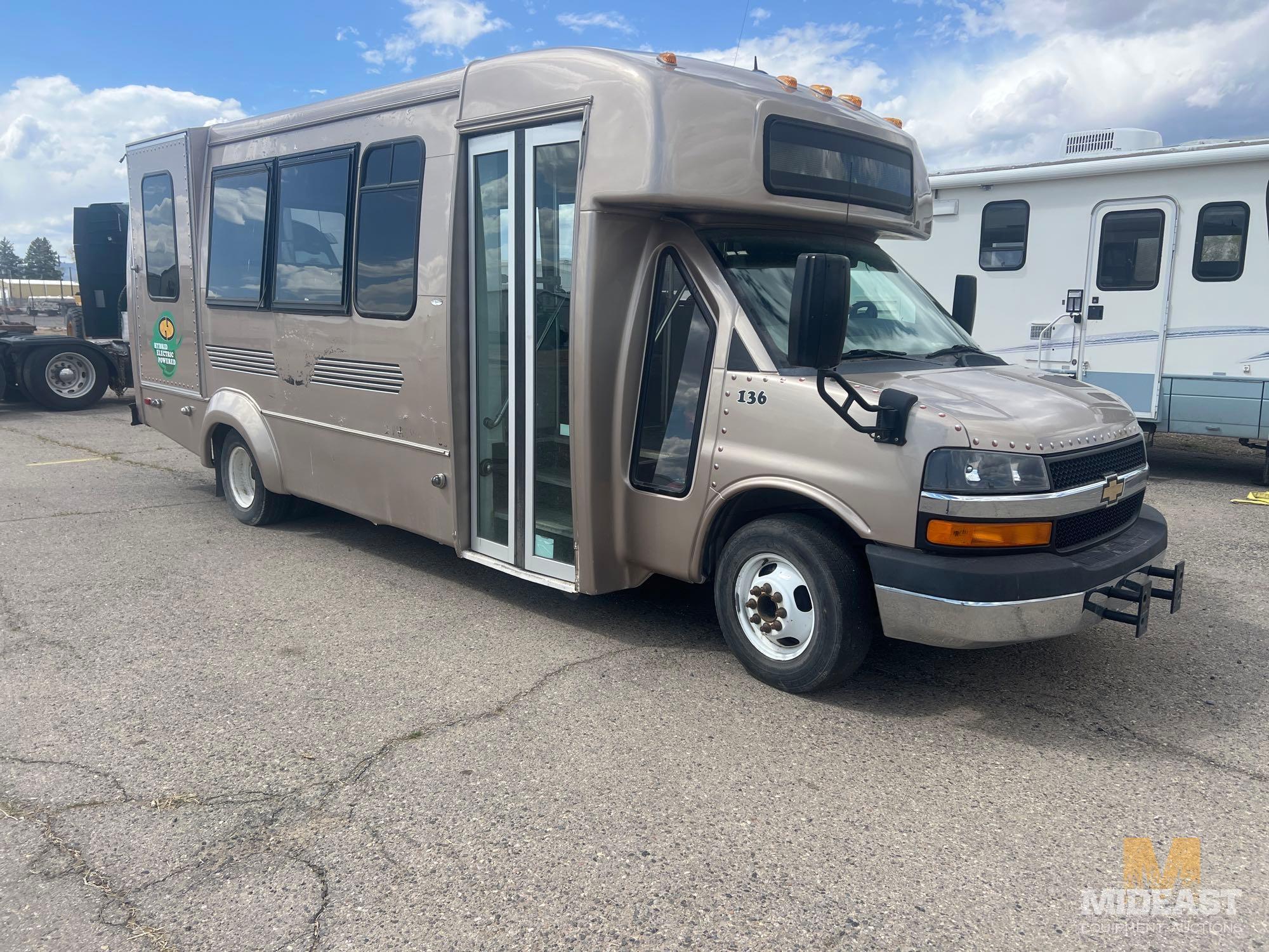 2015 Chevrolet Express G4 500 Bus