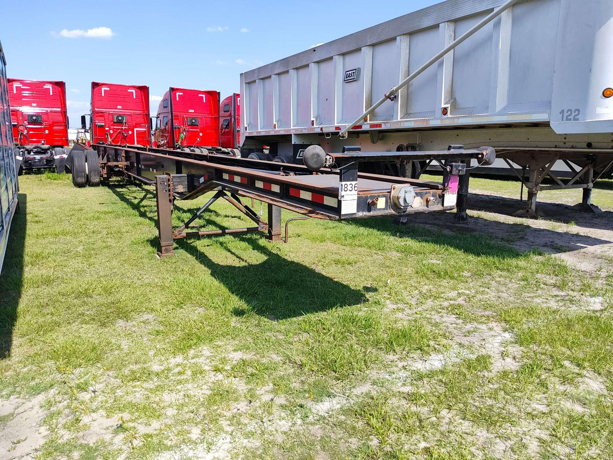2013 BWS VIN: 2B953VT25D1001461 STRAIGHT FRAME CONTAINER CHASSIS