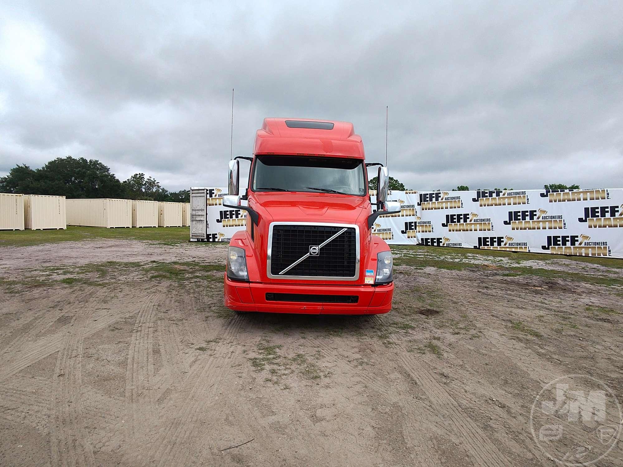 2017 VOLVO TRUCK VNL 780 TANDEM AXLE TRUCK TRACTOR VIN: 4V4NC9EH8HN976689