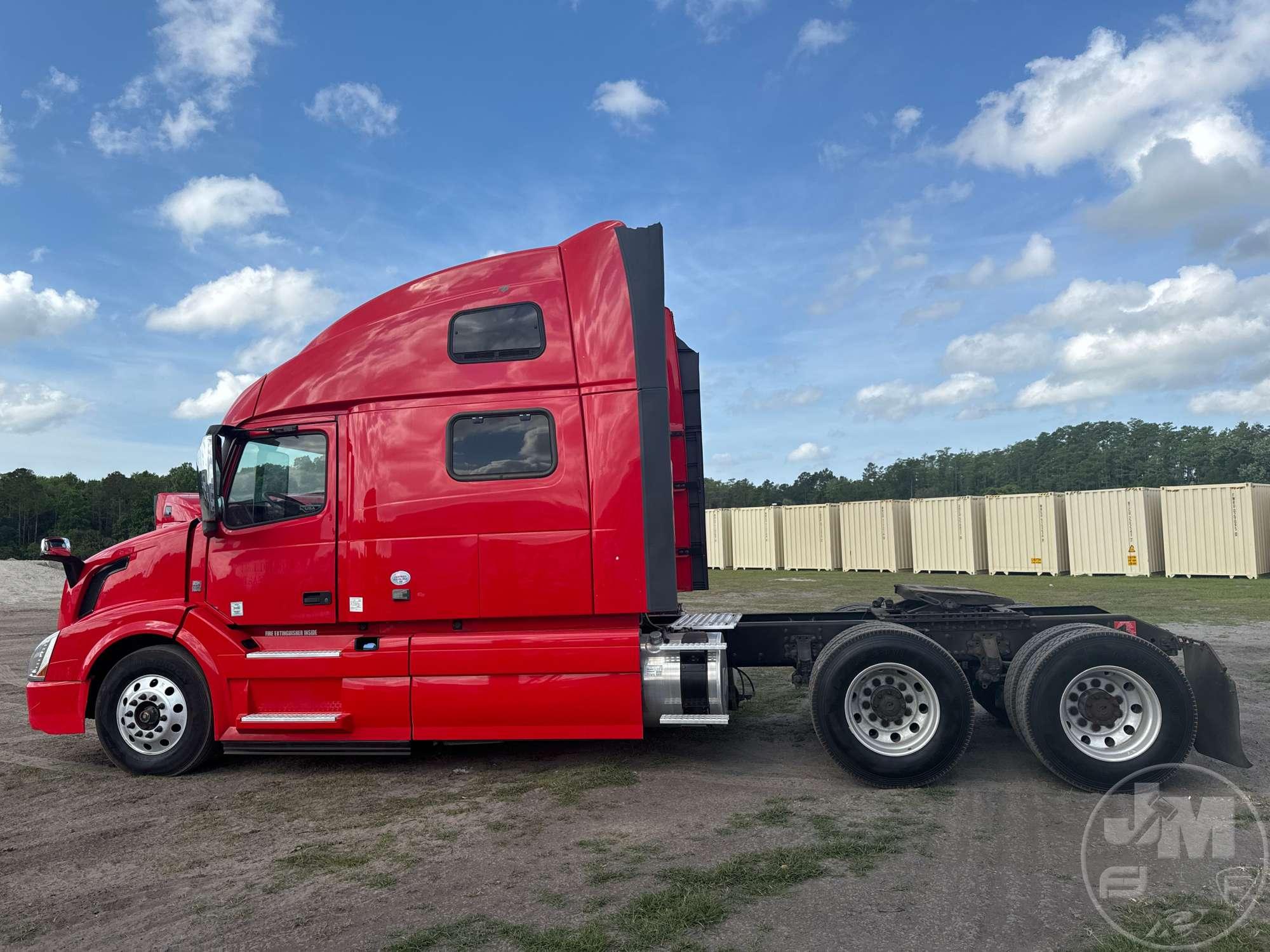 2017 VOLVO TRUCK VNL 780 TANDEM AXLE TRUCK TRACTOR VIN: 4V4NC9EH6HN976495