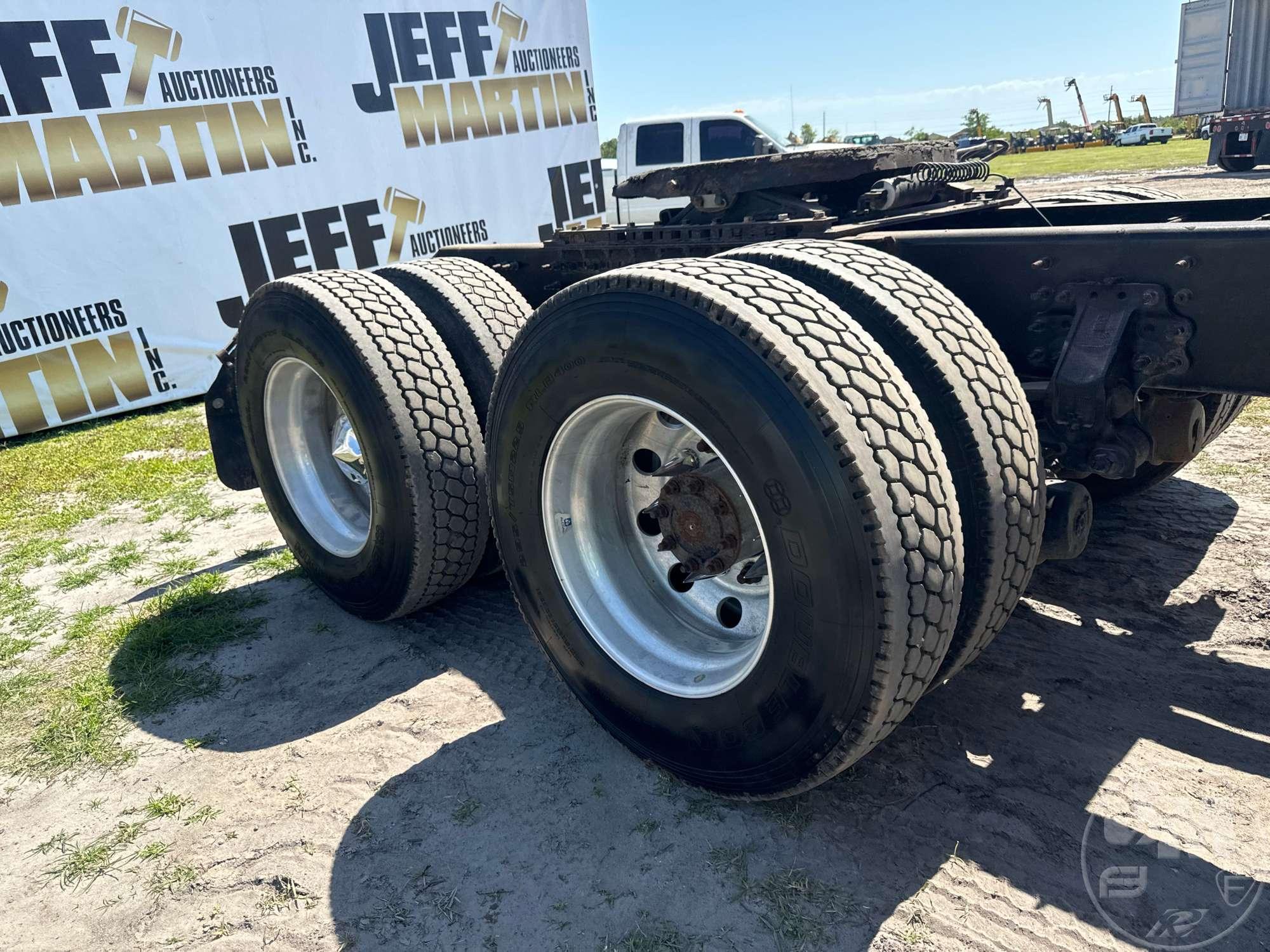 2017 VOLVO TRUCK VNL 780 TANDEM AXLE TRUCK TRACTOR VIN: 4V4NC9EH1HN976520