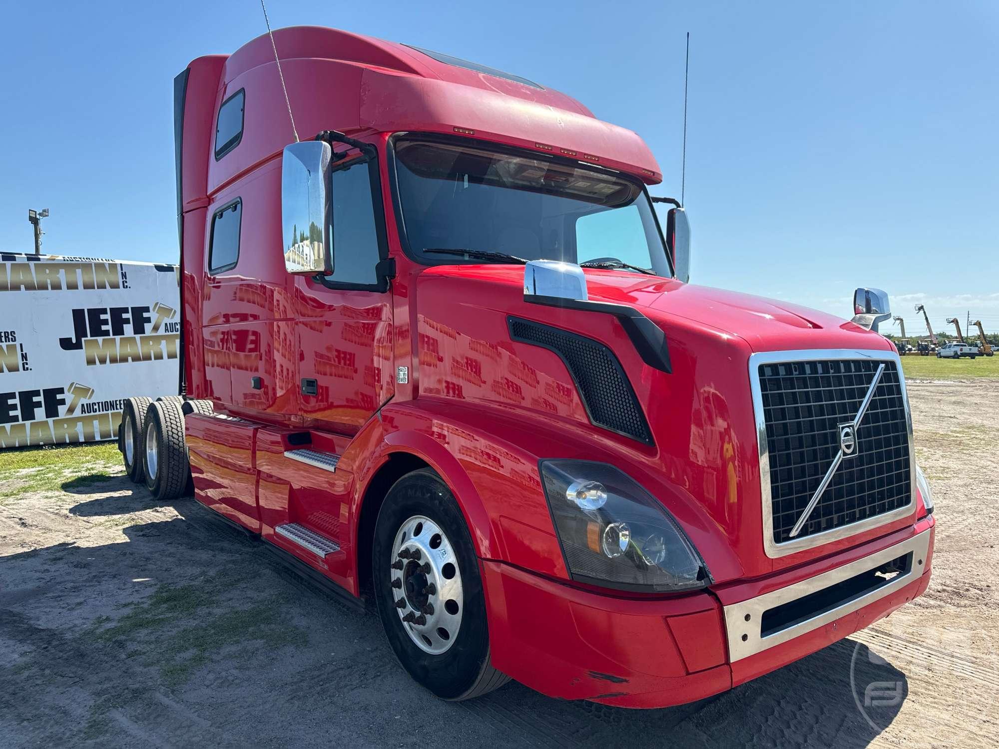 2017 VOLVO TRUCK VNL 780 TANDEM AXLE TRUCK TRACTOR VIN: 4V4NC9EH1HN976520