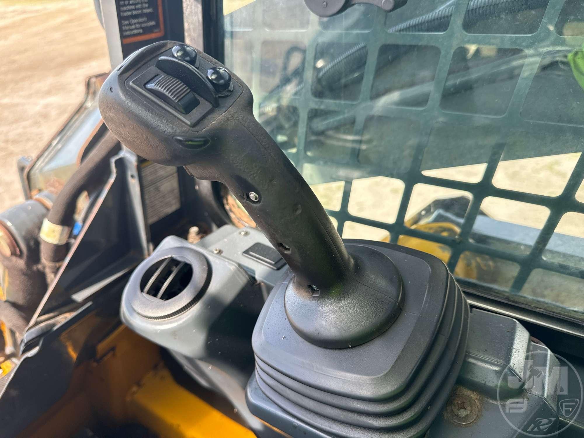 2020 DEERE 318G SKID STEER SN: 1T0318GKVLJ389093