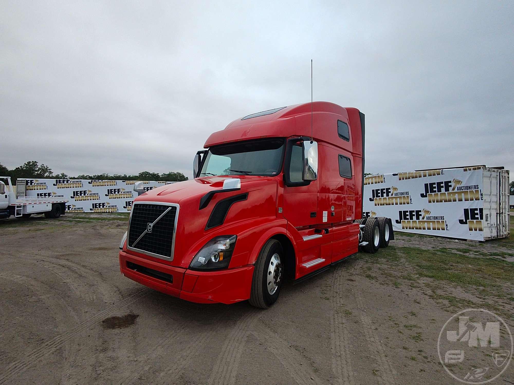 2017 VOLVO TRUCK VNL 780 TANDEM AXLE TRUCK TRACTOR VIN: 4V4NC9EH3HN976521