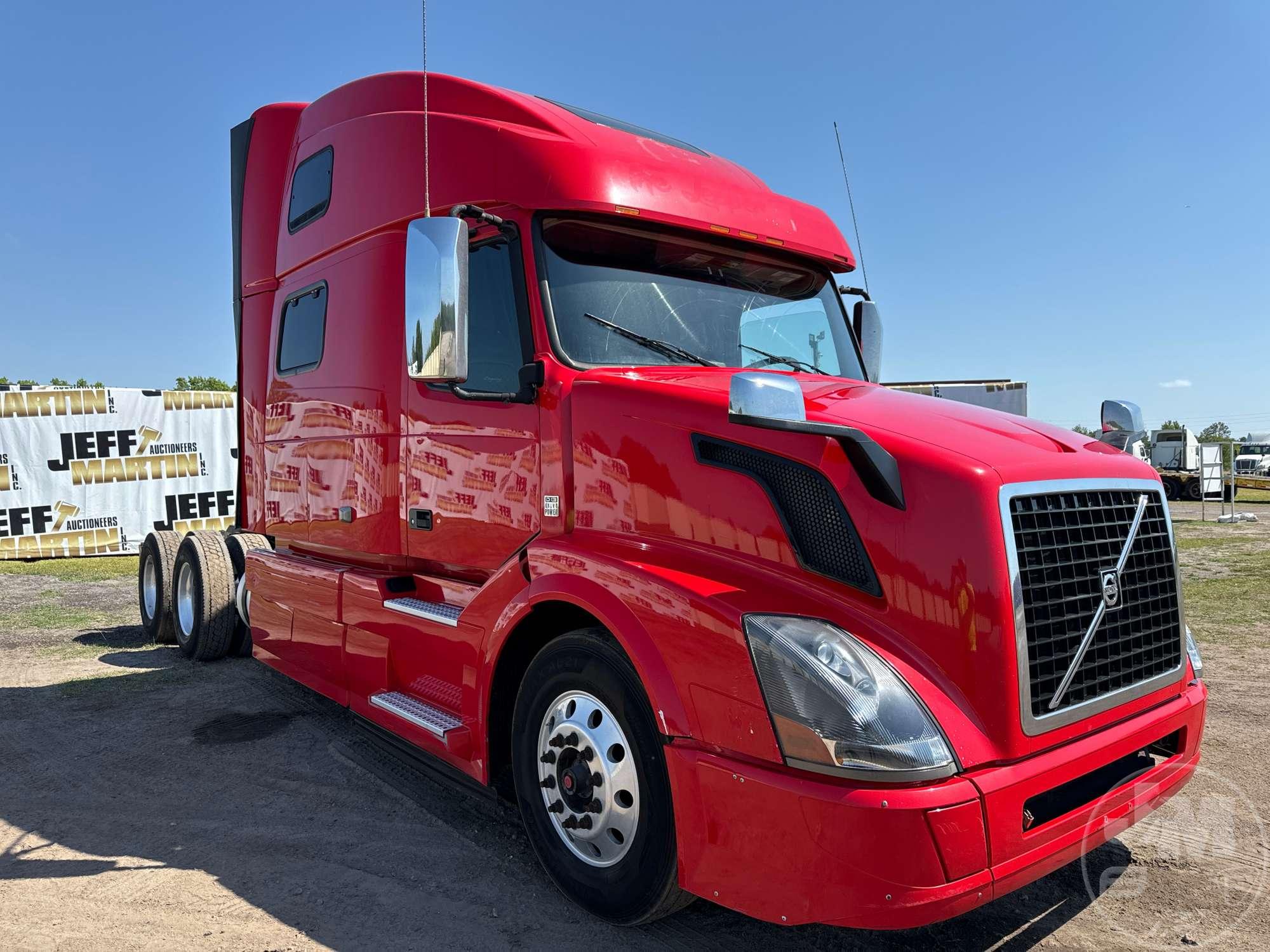 2017 VOLVO TRUCK VNL 780 TANDEM AXLE TRUCK TRACTOR VIN: 4V4NC9EH8HN976692