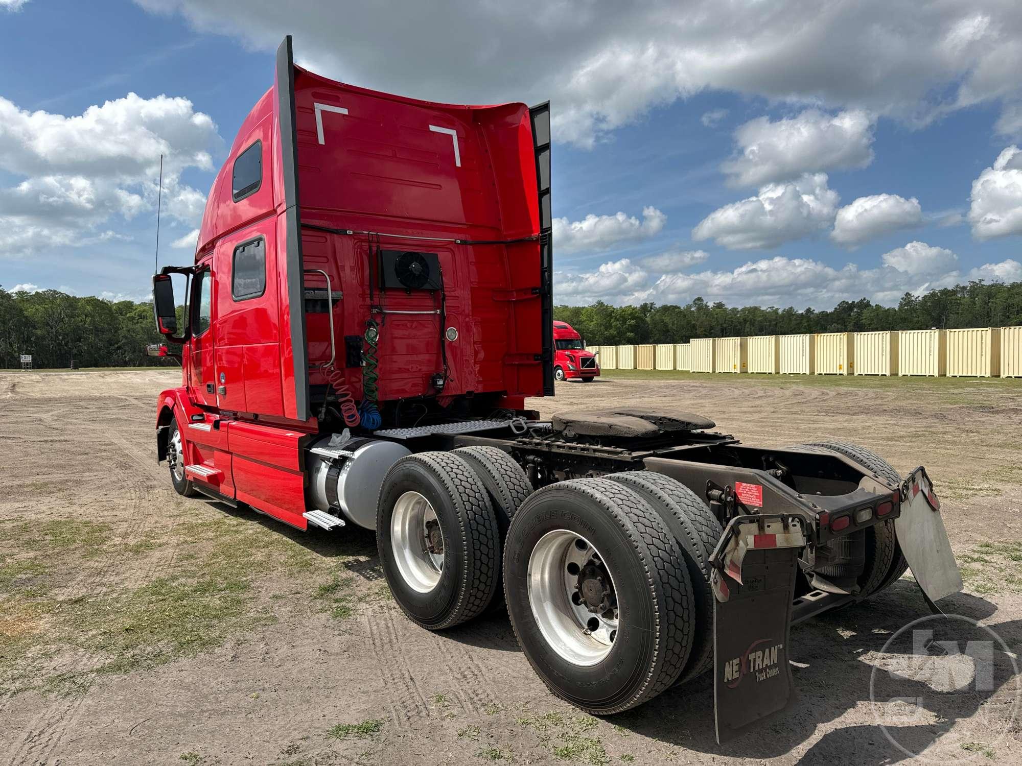 2017 VOLVO TRUCK VNL 780 TANDEM AXLE TRUCK TRACTOR VIN: 4V4NC9EH6HN976500