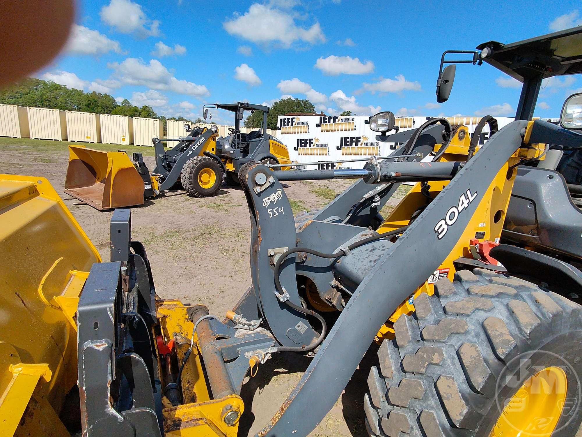 2019 JOHN DEERE 304L WHEEL LOADER SN: 1LU034LCTZB051388