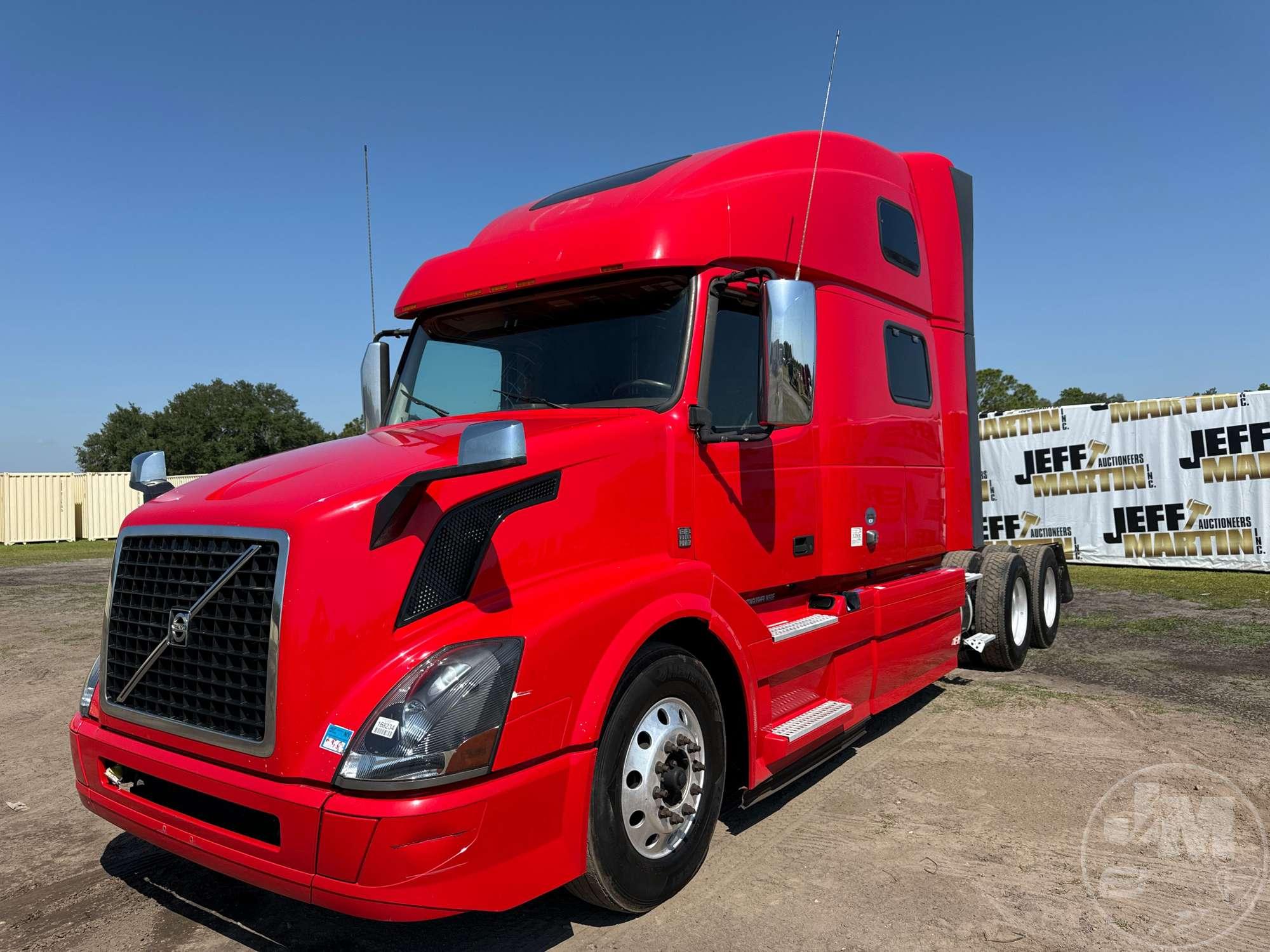 2017 VOLVO TRUCK VNL 780 TANDEM AXLE TRUCK TRACTOR VIN: 4V4NC9EH8HN976692