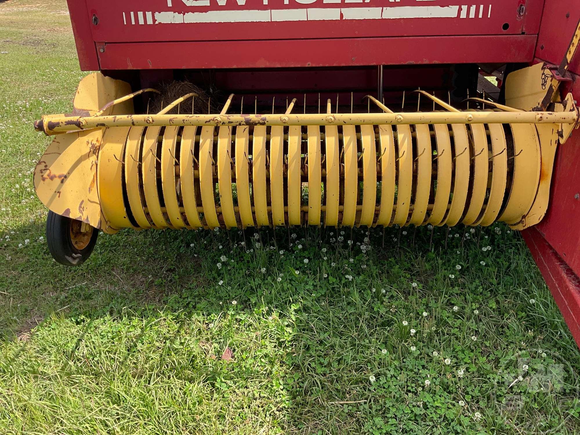 NEW HOLLAND  SQUARE BALER 565 SN: 791516