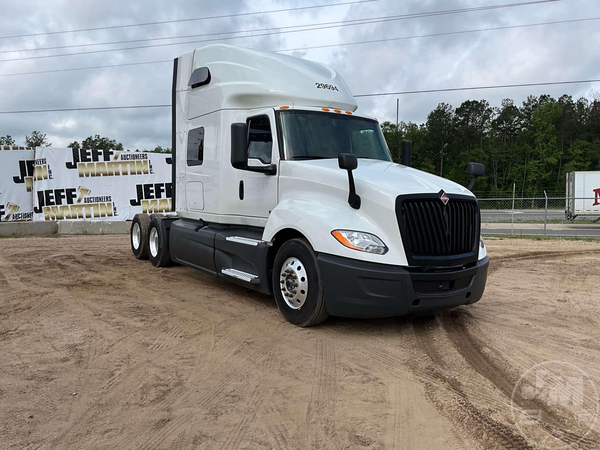 2019 INTERNATIONAL LT625 TANDEM AXLE TRUCK TRACTOR VIN: 3HSDZAPR8KN158265