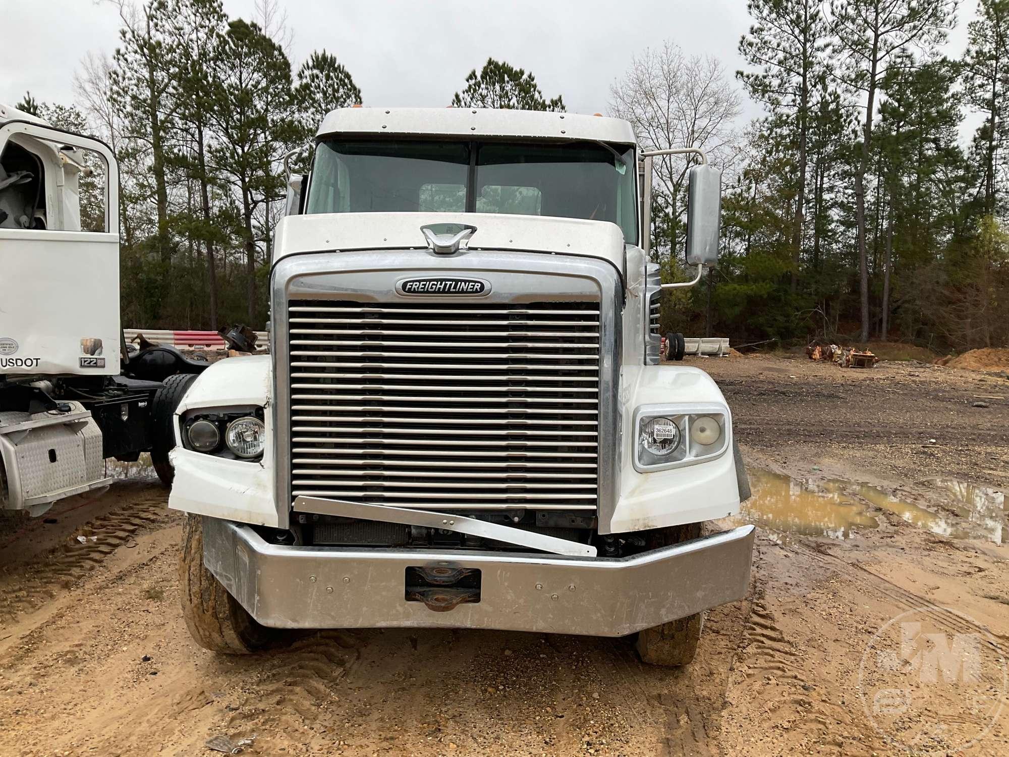 2019 FREIGHTLINER SD122 T/A VIN: 3AKJGNDV6KDKR4140