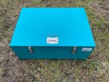 METAL TOOLBOX WITH VARIOUS SIZE RATCHET STRAPS WITH J HOOKS,