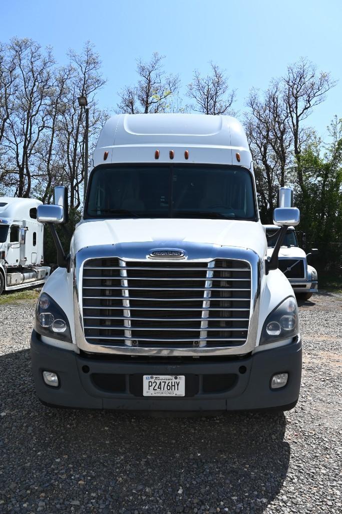 2016 Freightliner Cascadia 125 Truck