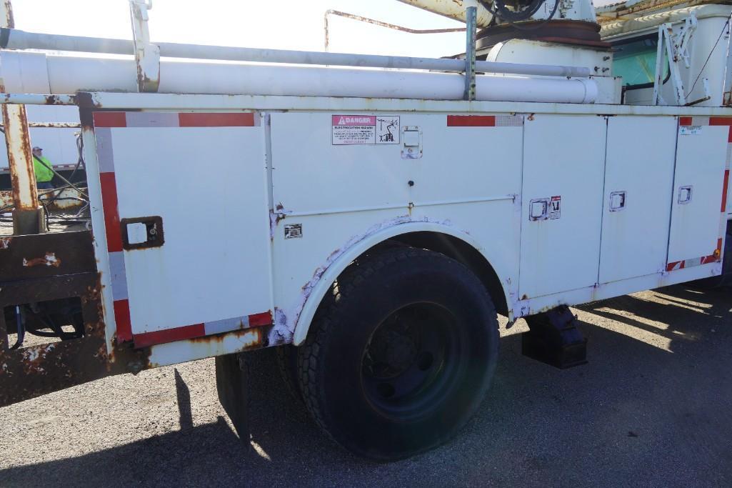 2001 International 4700 Series Bucket Truck