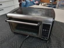 Hamilton Beach Type 043 Electric Oven including Internal temperature thermometer.