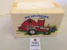 Ford 901 Selector-Speed, 1986 Toy Farmer Edition