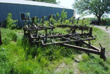 John Deere Field Cultivator with 3-Bar Harrow, hydraulic lift & wings, 21' total width (13' base plu