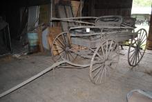 Horse buggy with shaft