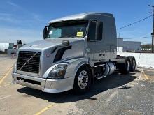 2015 VOLVO VNL T/A SLEEPER