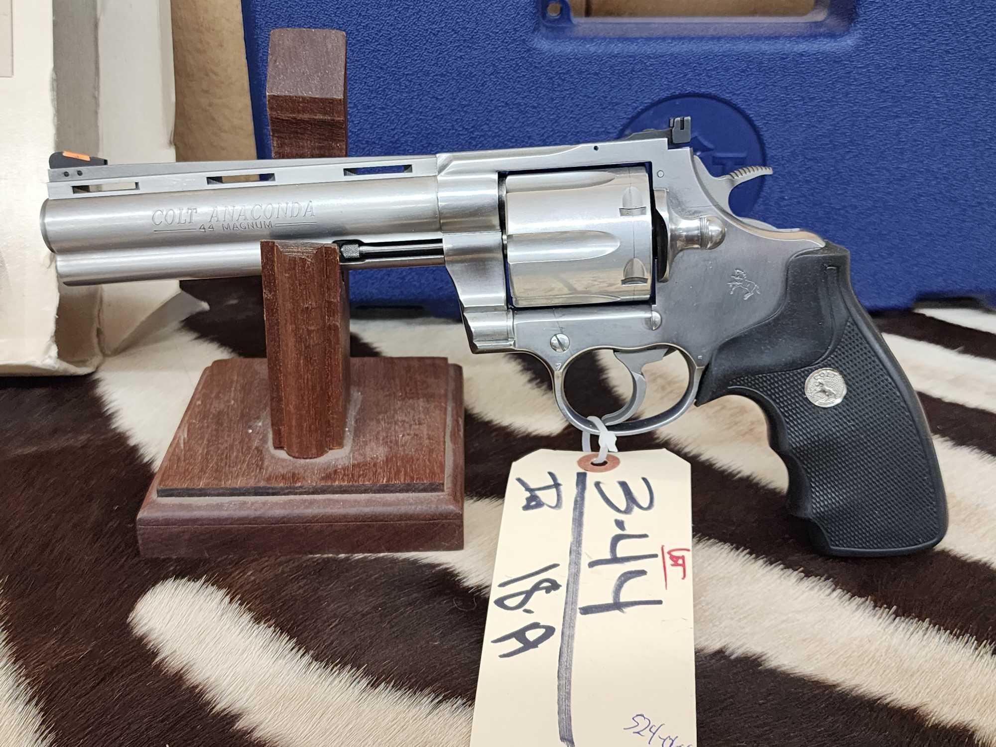 Colt Anaconda. 44 Mag Revolver