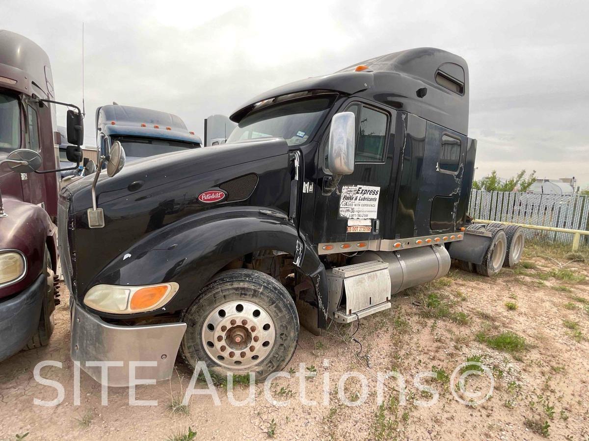 2005 Peterbilt 387 T/A Sleeper Truck Tractor