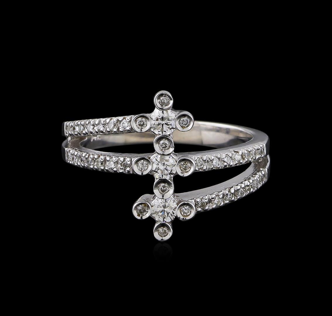 0.37 ctw Diamond Ring - 14KT White Gold