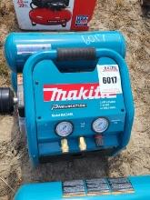 Makita 4.2 Gal Air Compressor