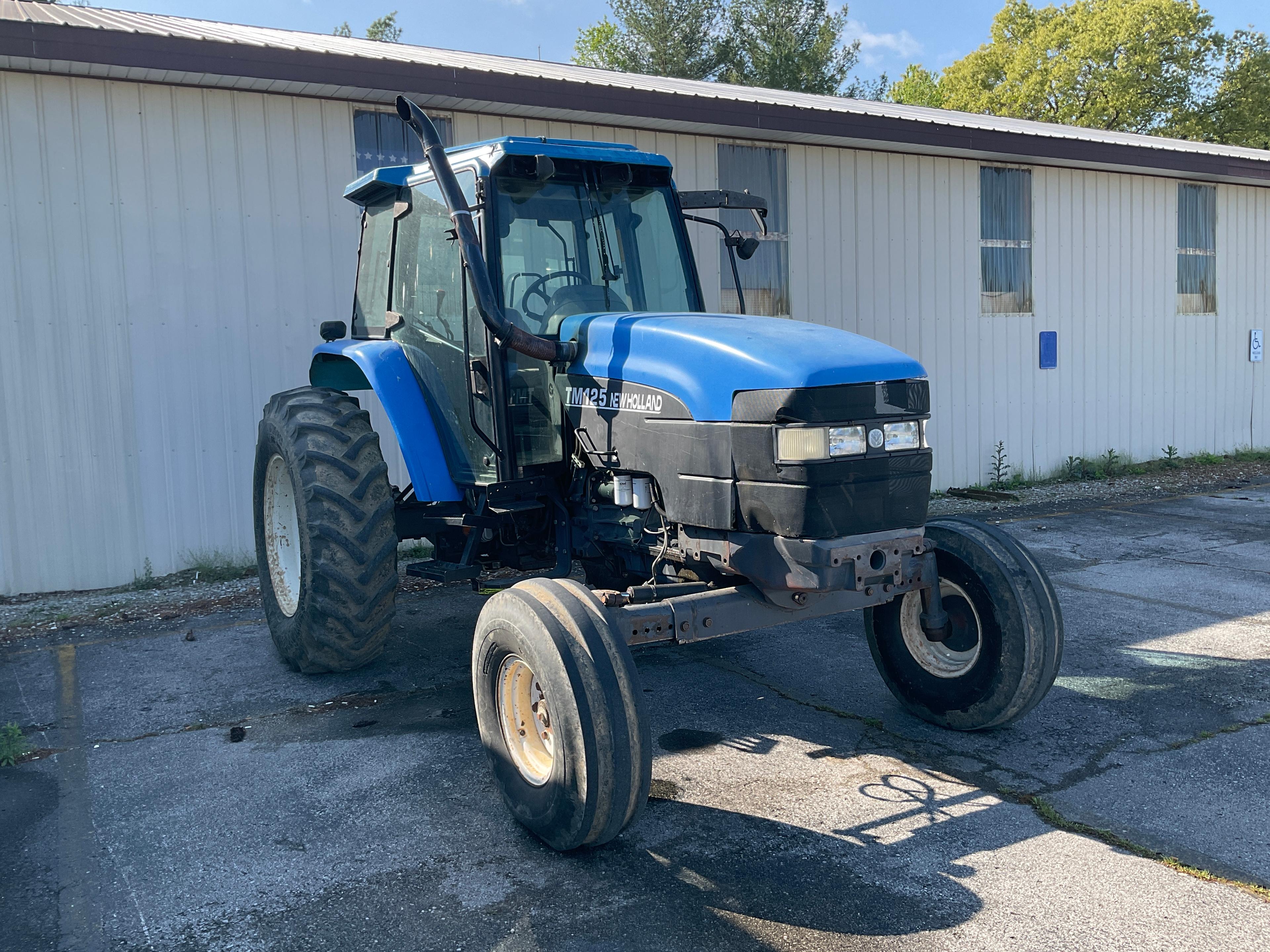 New Holland TM125 Tractor