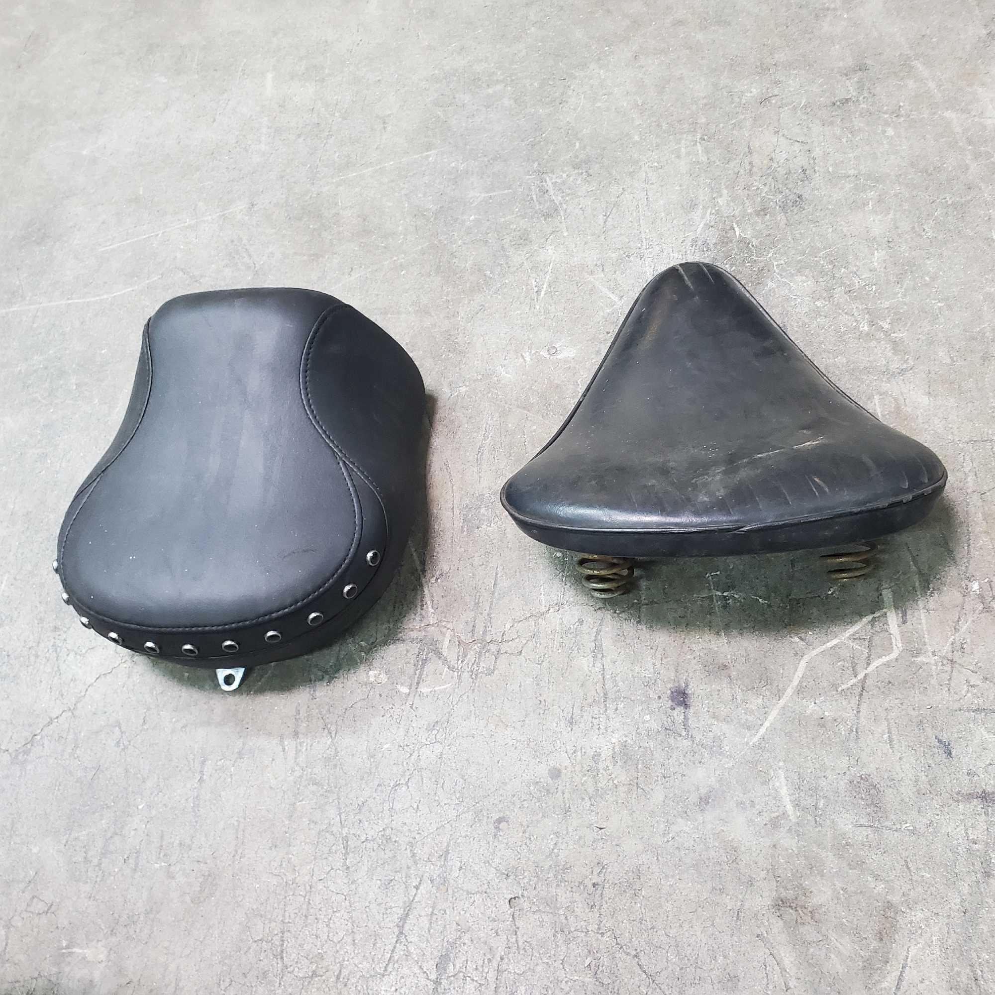 5 Harley Davidson motorcycle seats 1 backrest all black leather 6 pieces total
