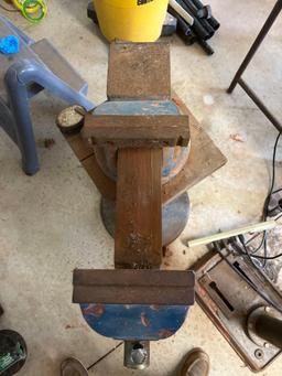 heavy duty bench vise on stand