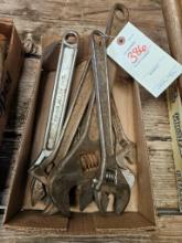 7 crescent wrenches of various sizes